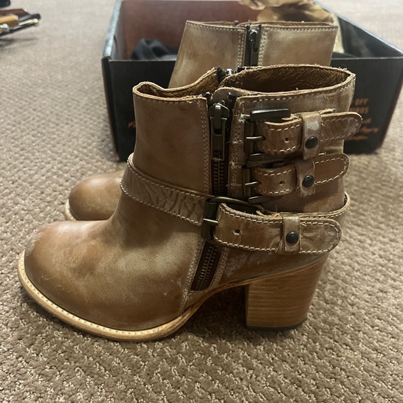 NWT Freebird Boots - Picture 1 of 6